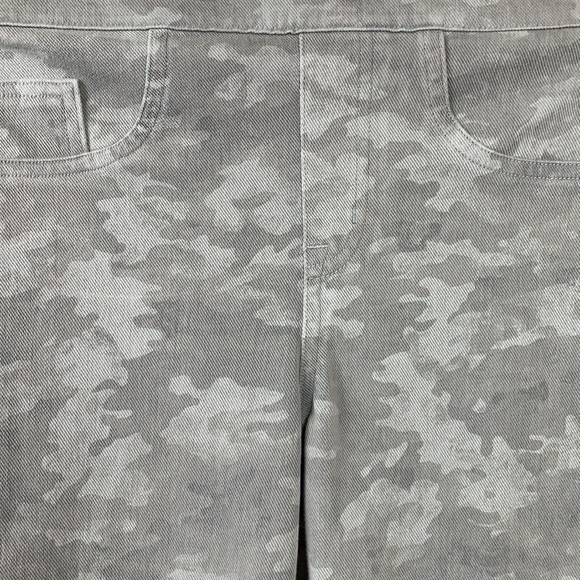 SPANX Jeanish Leggings StoneWash Camo - Picture 4 of 9
